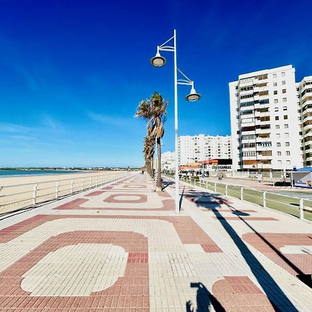 Gatu Arena " Preferente Mayores De 25 Anos Y Familias " إل بويرتو دي سانتا ماريا المظهر الخارجي الصورة