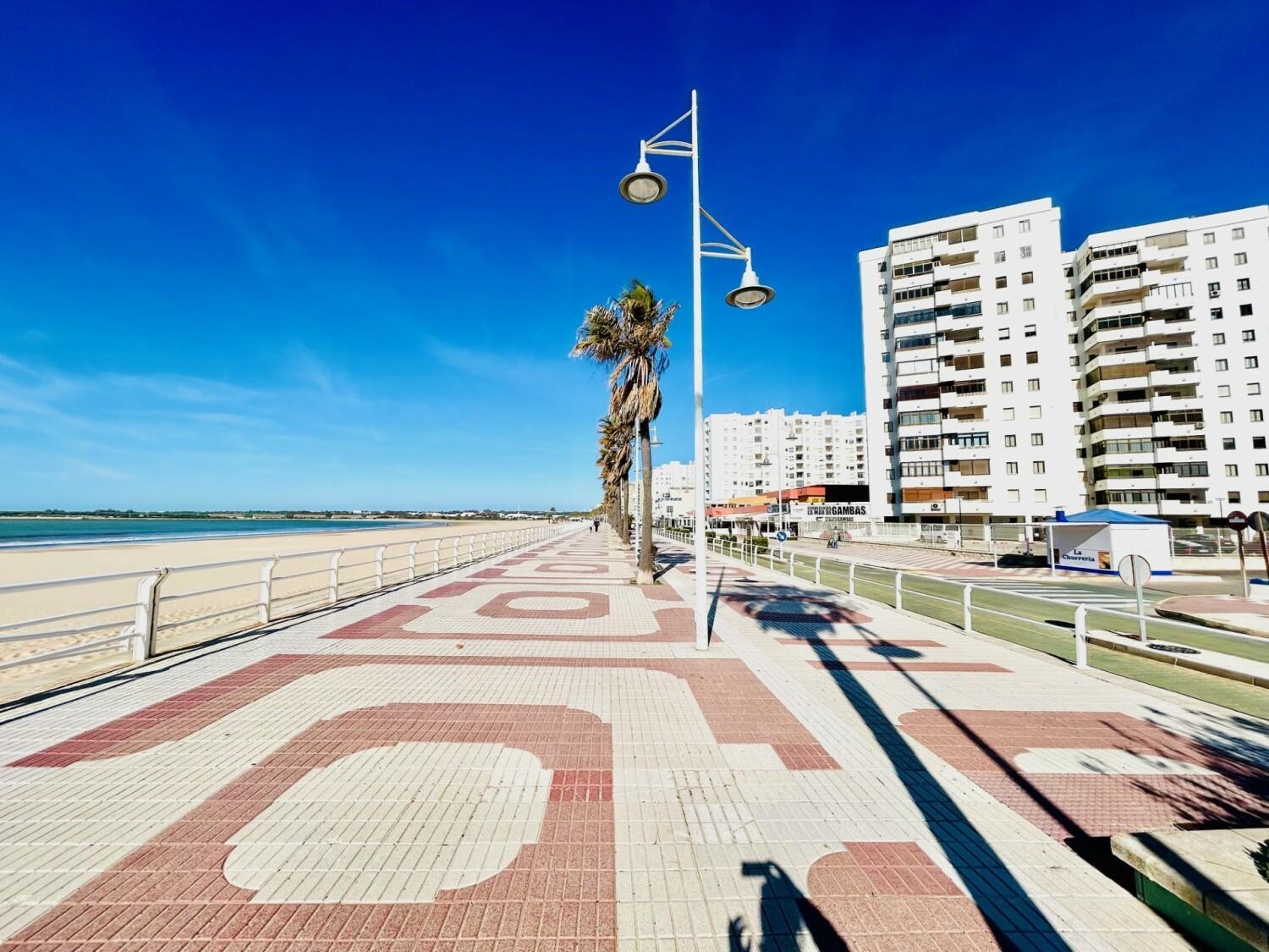 Gatu Arena " Preferente Mayores De 25 Anos Y Familias " إل بويرتو دي سانتا ماريا المظهر الخارجي الصورة