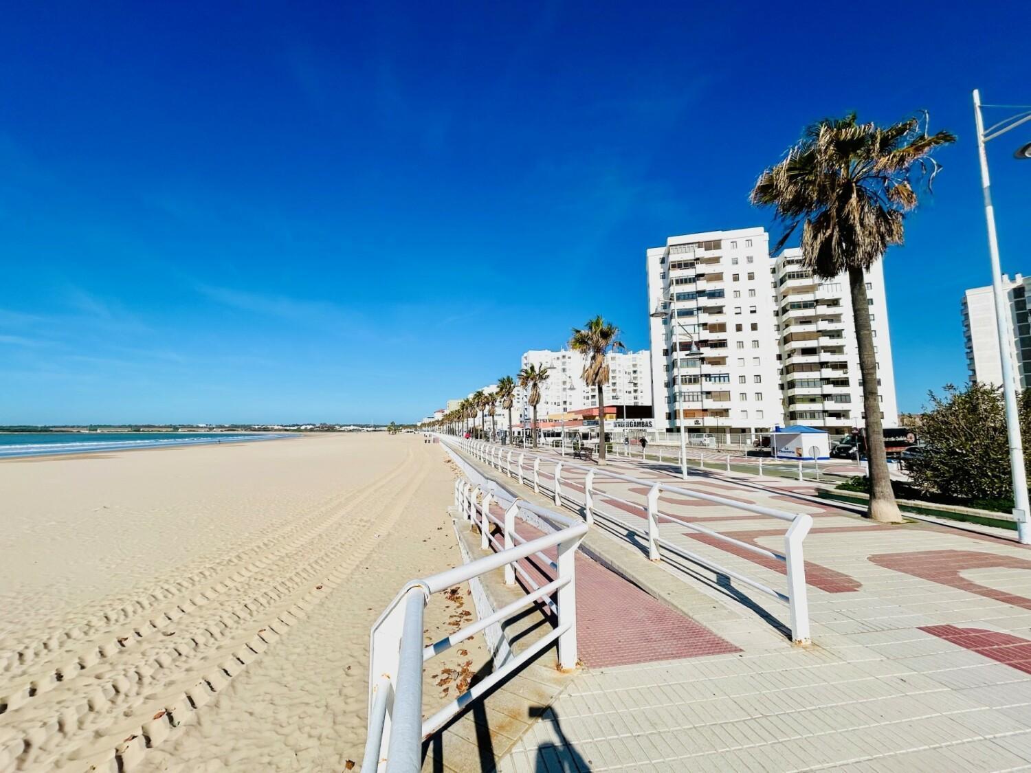 Gatu Arena " Preferente Mayores De 25 Anos Y Familias " إل بويرتو دي سانتا ماريا المظهر الخارجي الصورة